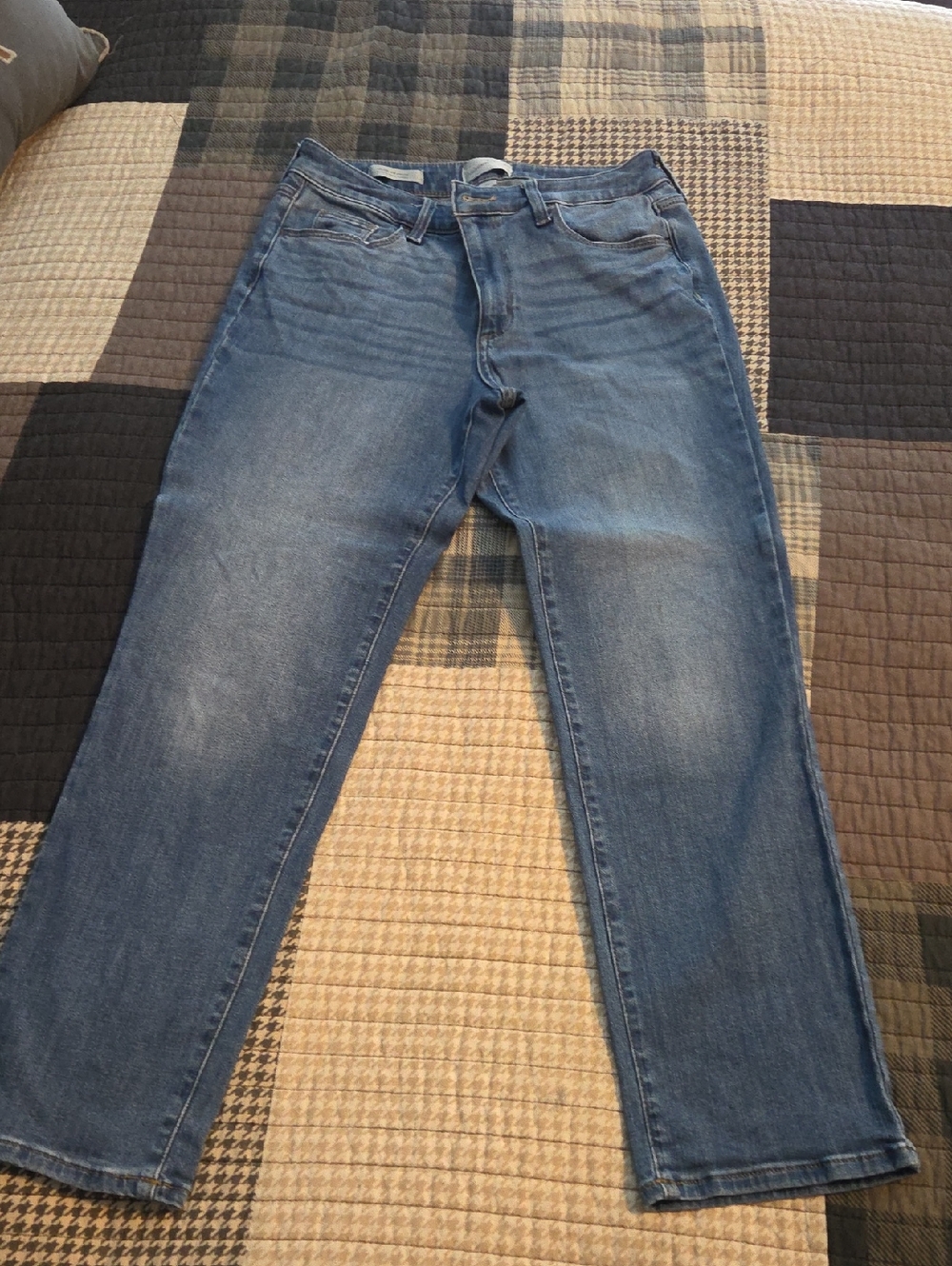 Universal Thread High-rise Slim Straight-Leg Jeans